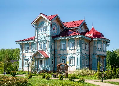 Историческое здание на территории парк-отеля